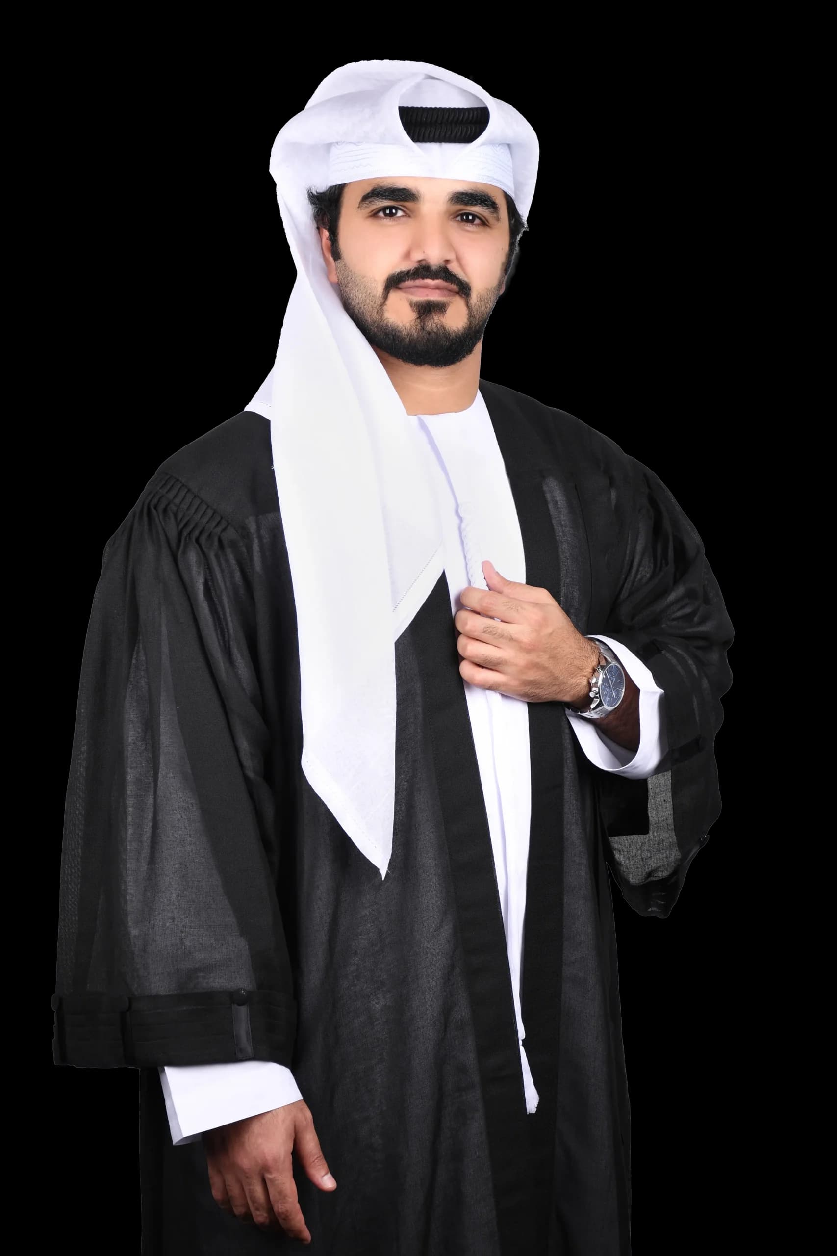 حسين الحارثي بالزي القانوني
